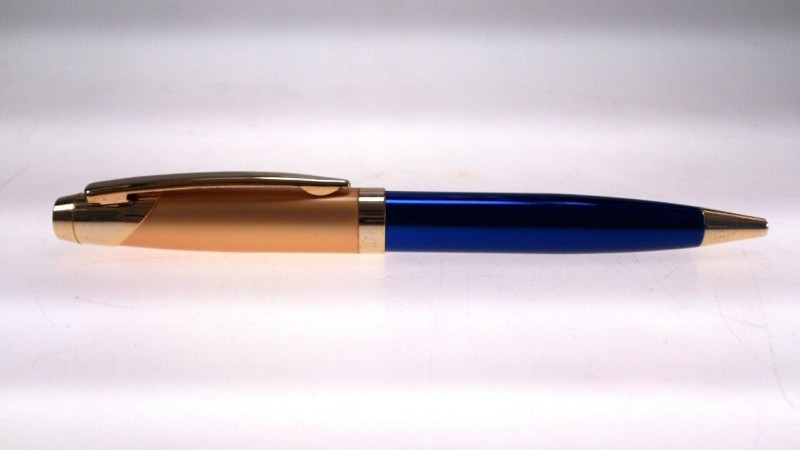 Pildspalva metāla